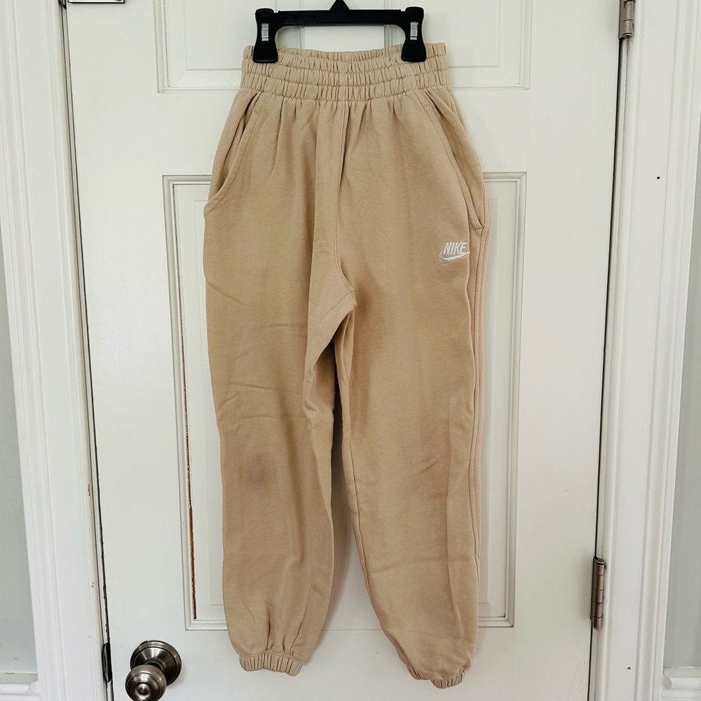 Nike Sportswear Club Girls Oversized
Fleece Joggers Sz XS